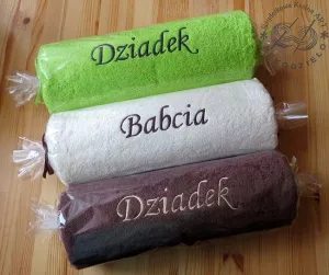 - 70x140 cm embroidered towels