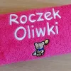 Prezent na roczek dla dziewczynki - ręcznik z napisem