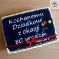 Prezent na 80 urodziny - ręcznik w koszu