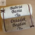 Prezent na Dzień Babci, Dziadka - ręcznik z napisem